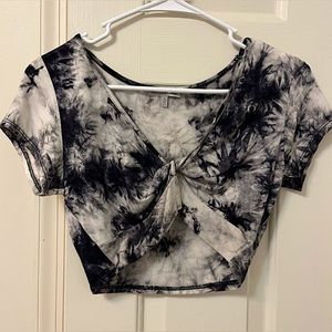🔥EUC CHARLOTTE RUSSE VERY SEXY&STYLISH CROP TIE DYE SHORT SLEEVE SHIRT!!!!